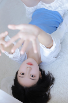 再把腿X开一点就可以吃到